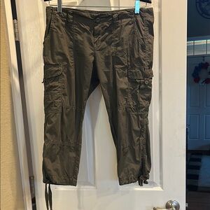 Old Navy Women's Cargo Capris - Olive